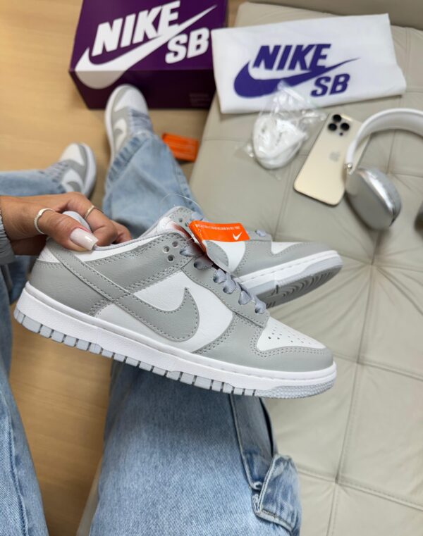 Tênis Nike SB Cinza - Imagem 2