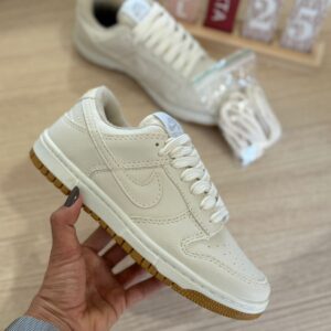 Tênis Nike SB Bege