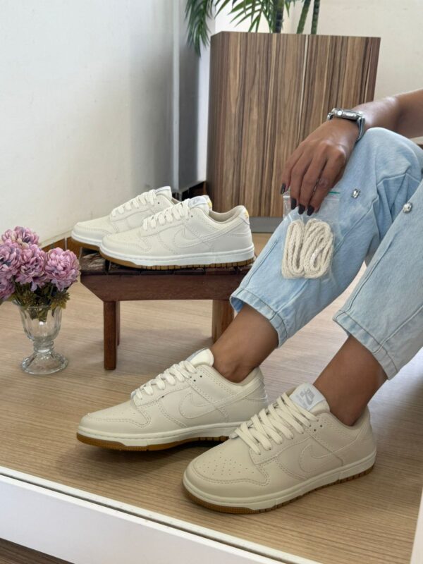 Tênis Nike SB Bege - Imagem 4
